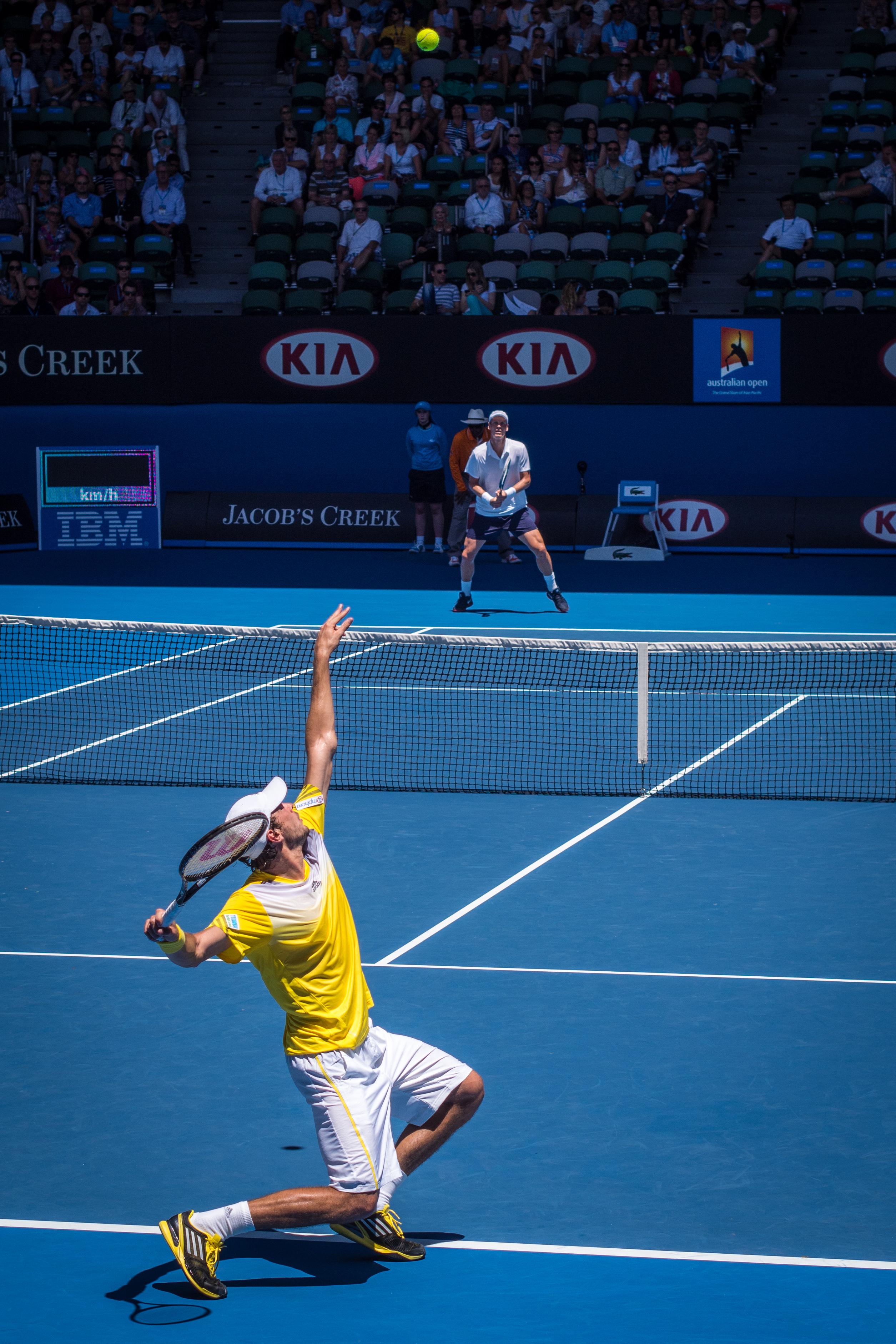 Understanding Set Betting Dynamics in Tennis